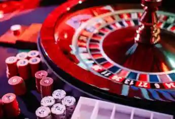 PXJ တွင် ရေပန်းအစားသော Online Slot ဂိမ်းများ — video slots နှင့် jackpot မြင်ကွင်း